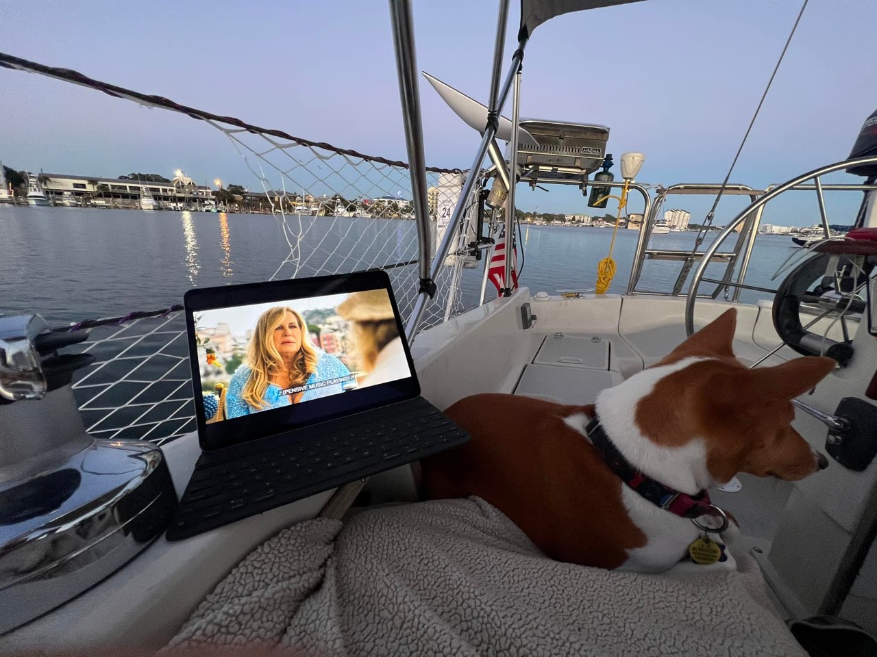 Day 34: Dolphins, Low Bridges, and a nice anchorage - photo 7