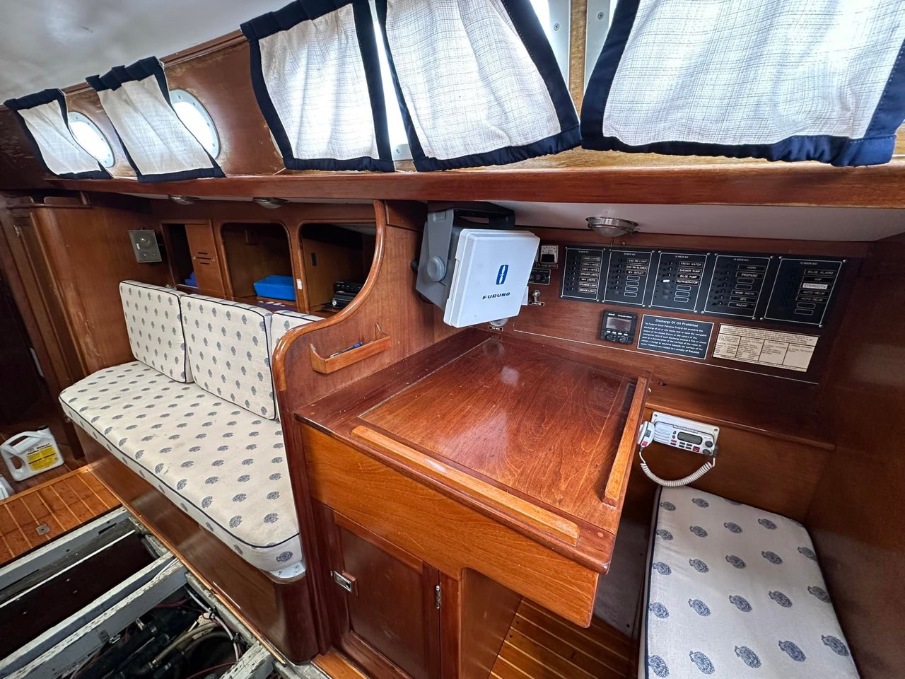 “Something bout a boat, sitting on the sea, out there in the wind, floating… - photo 12