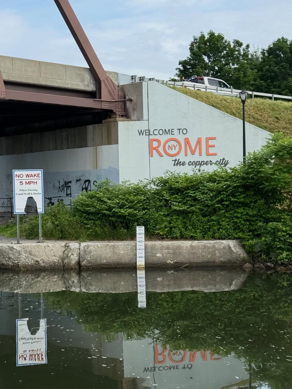 The Erie Canal was a mostly uneventful 6 days of many locks each day - photo 8