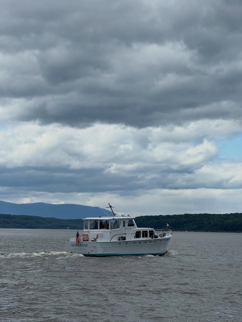 West Point, Bald Eagles, Caselton on Hudson. Continued our slow journey north… - photo 4