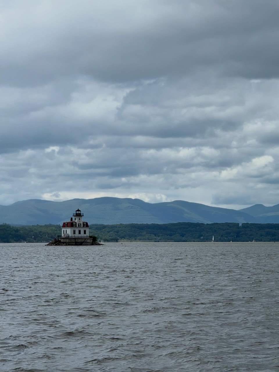 West Point, Bald Eagles, Caselton on Hudson. Continued our slow journey north… - photo 5
